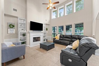 Building Photo - 2018 Brookmont Dr
