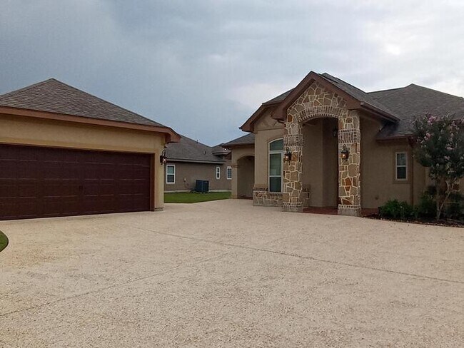 Building Photo - 30019 Cibolo Gap