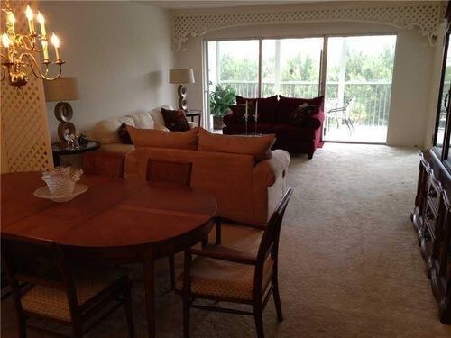 Building Photo - 3150 N Palm Aire Dr