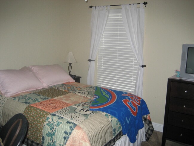 Building Photo - 2934 SW 35th Pl