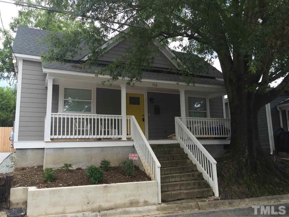 Primary Photo - 713 Carroll St