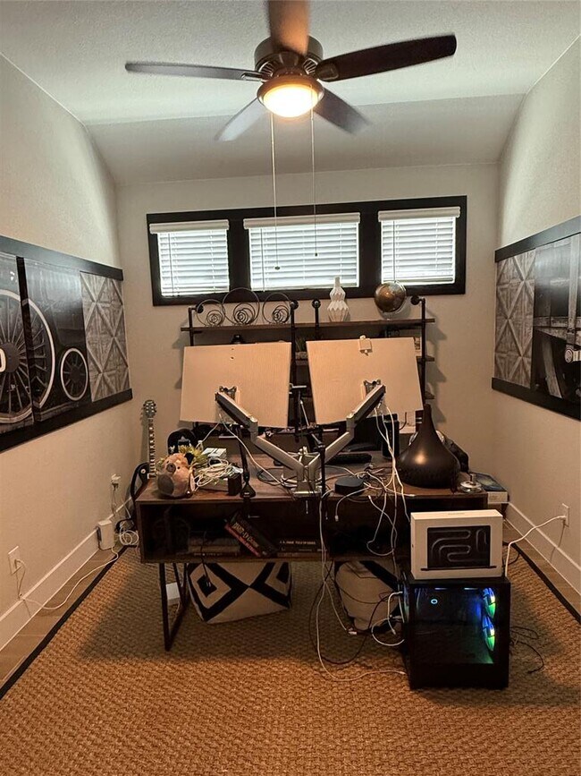 Foto del edificio - 813 Craven Hill Ln