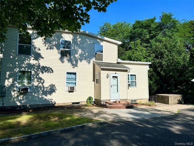 Building Photo - 321 Canal Rd