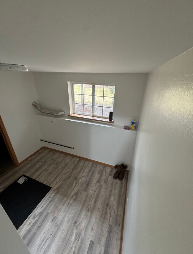 Foto del edificio - 409 Evergreen Cir