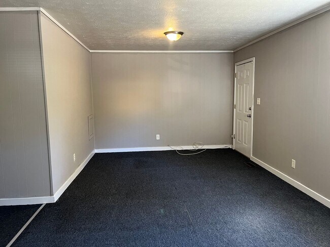 Foto del edificio - 2 bed 1 Bath Duplex