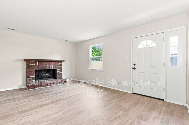 Building Photo - 106 Willow Turn