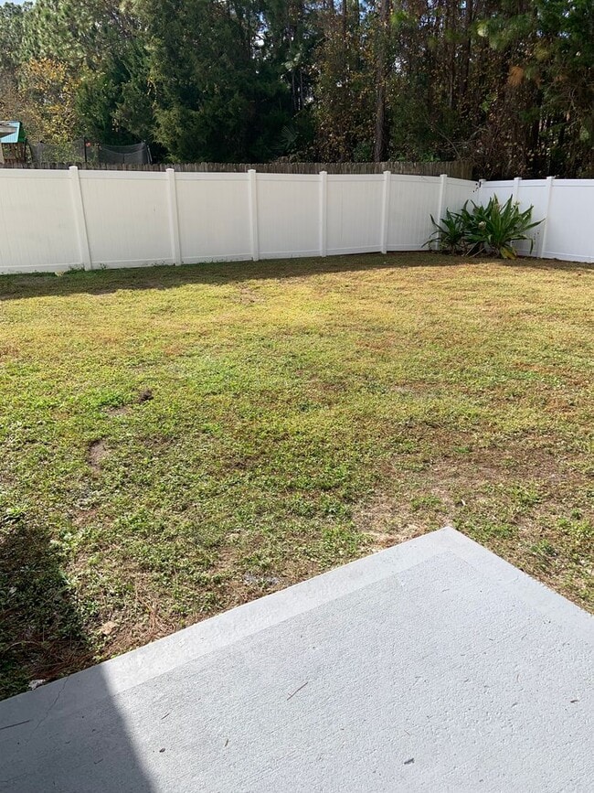 Foto del edificio - Updated 3 bed/ 2bath- Lehigh Woods