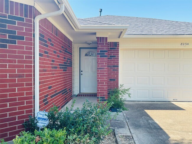 Building Photo - 8234 Viny Ridge Dr