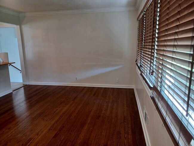 Foto del edificio - 8074 Driftwood Dr