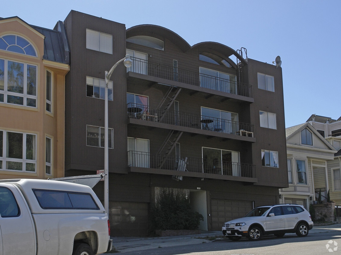 Building Photo - 479 Buena Vista Ave E