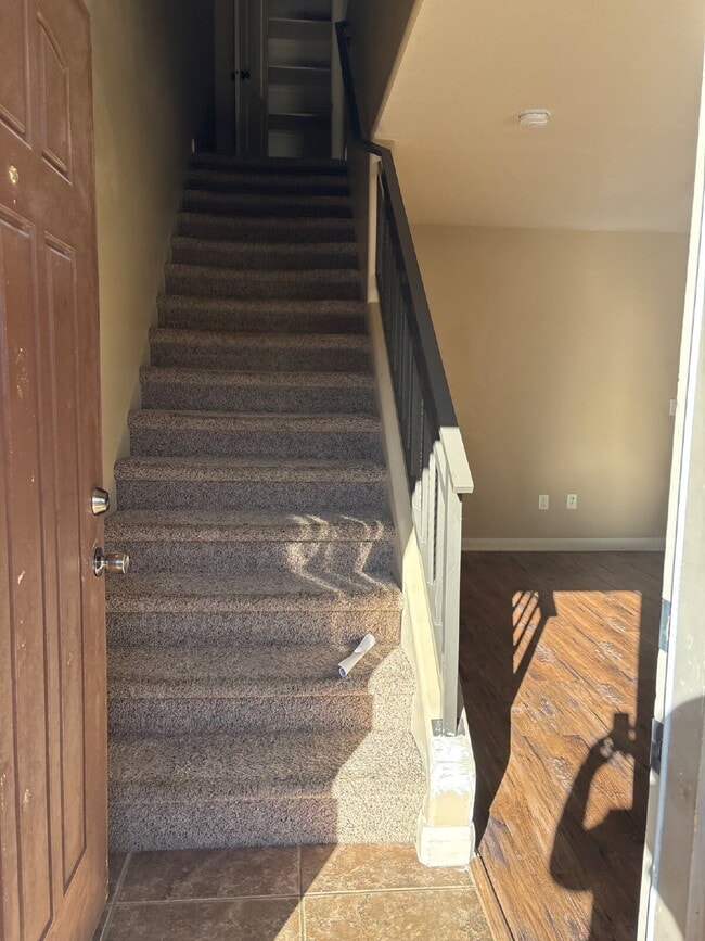 Building Photo - "Charming 3-Bed Townhouse in Cedar City – Spacious 1365 Sq Ft with 2.5 Baths!"