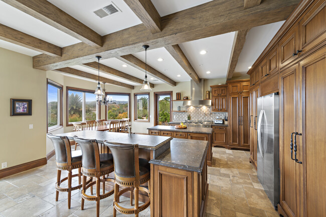 Building Photo - 3811 Vista Blanca