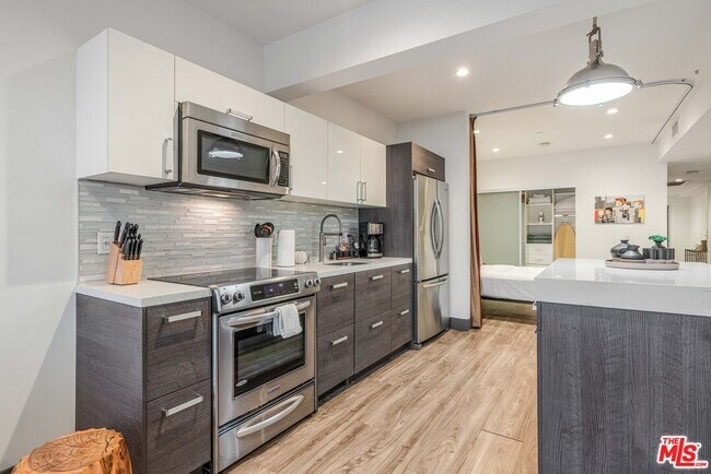 Foto del edificio - 932 S Hill St