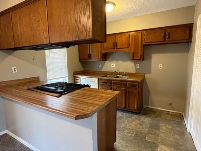 Building Photo - Renovated 3 Bedroom 2 Bath Home for Rent!!