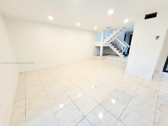 Building Photo - 19530 Cypress Ct