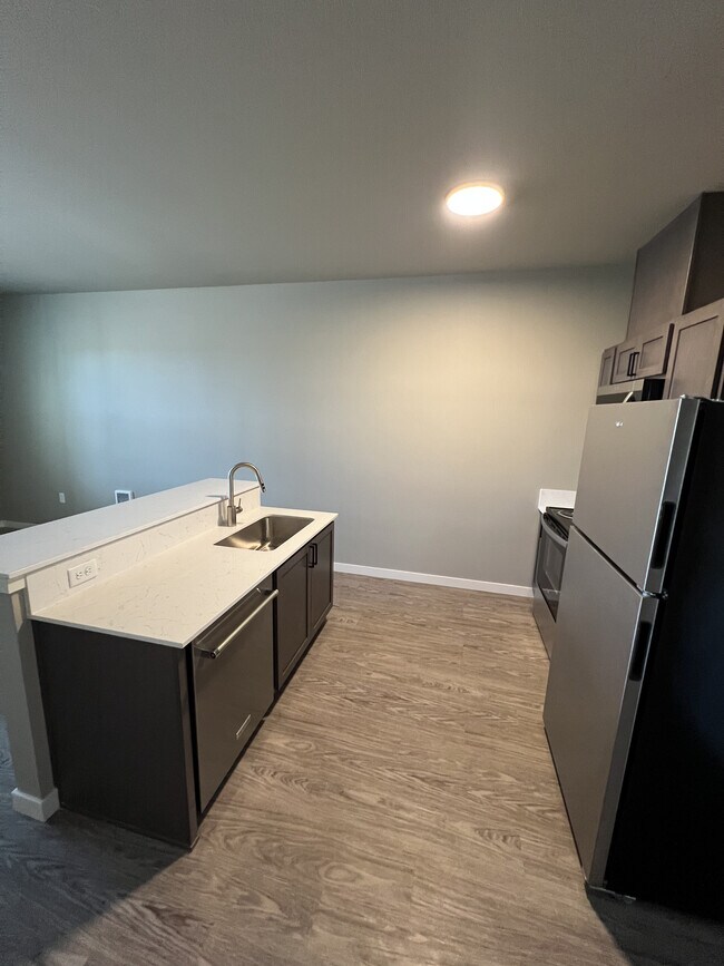 Building Photo - Dry Canyon Apartments