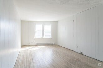 Building Photo - 85 Mapledale St
