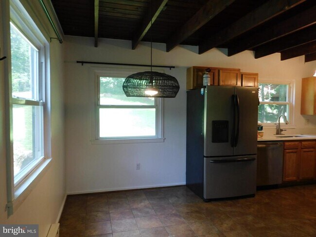 Foto del edificio - 229 Sunset Ln