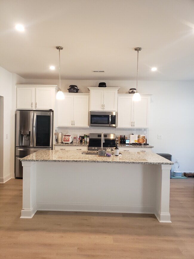 Foto del edificio - 500 Burgundy Dr