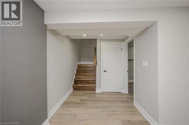 Photo du bâtiment - 144 E 44th St