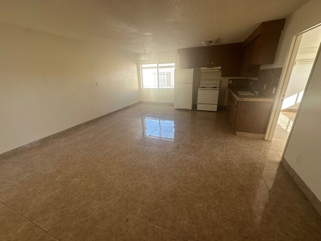 Building Photo - 4p2921