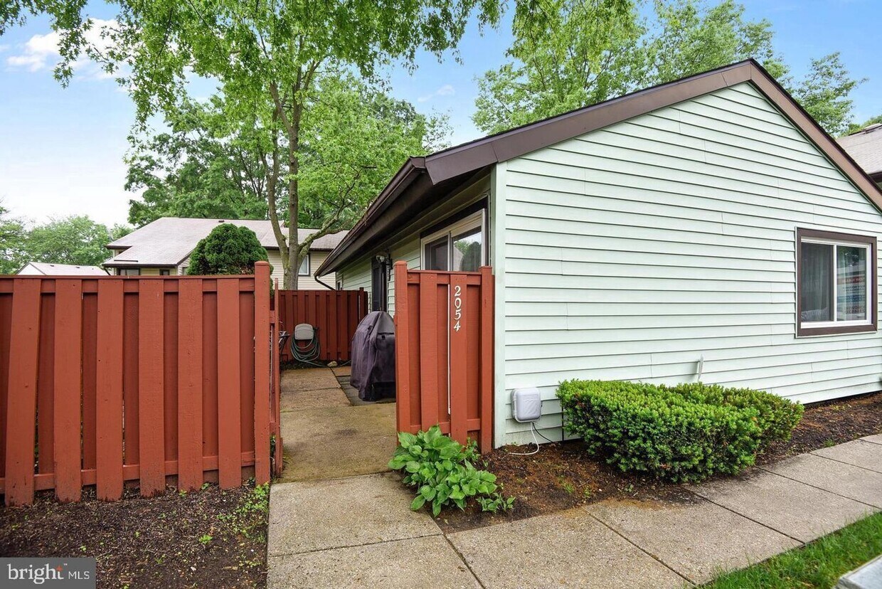 2054 Aberdeen Dr, Crofton, MD 21114 House Rental in Crofton, MD