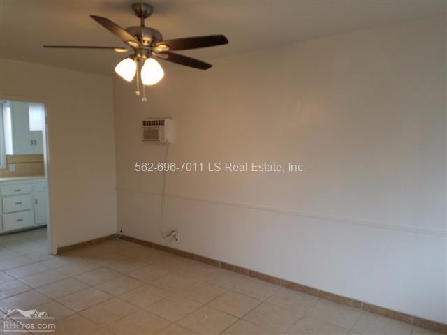 Foto del edificio - 742 1/2 S Woods Ave