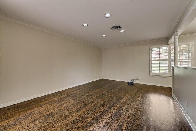 Foto del edificio - 6300 Juneau Rd