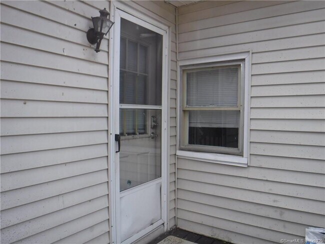 Building Photo - 32 Curtiss St