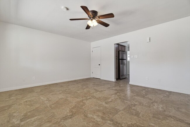 Foto del edificio - 7802 E Heatherbrae Ave