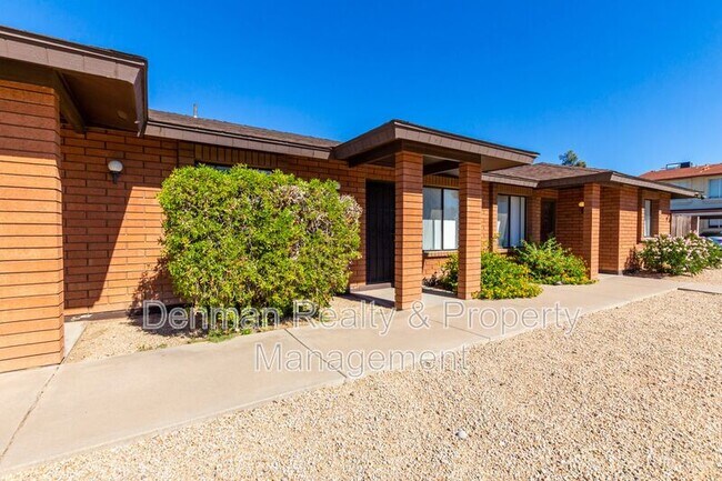 Building Photo - 415 N 64th Pl