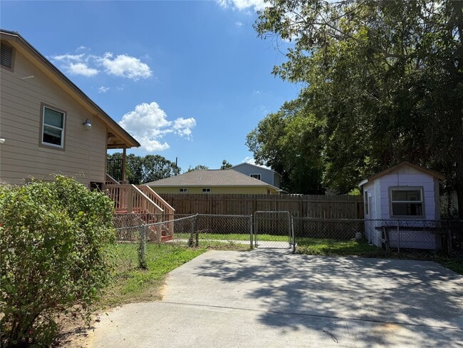 Building Photo - 533 Oklahoma Ave