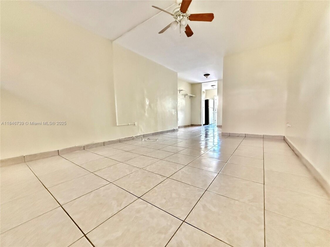 Primary Photo - 7625 Harding Ave