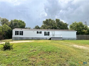 Building Photo - 208 Picasso Dr