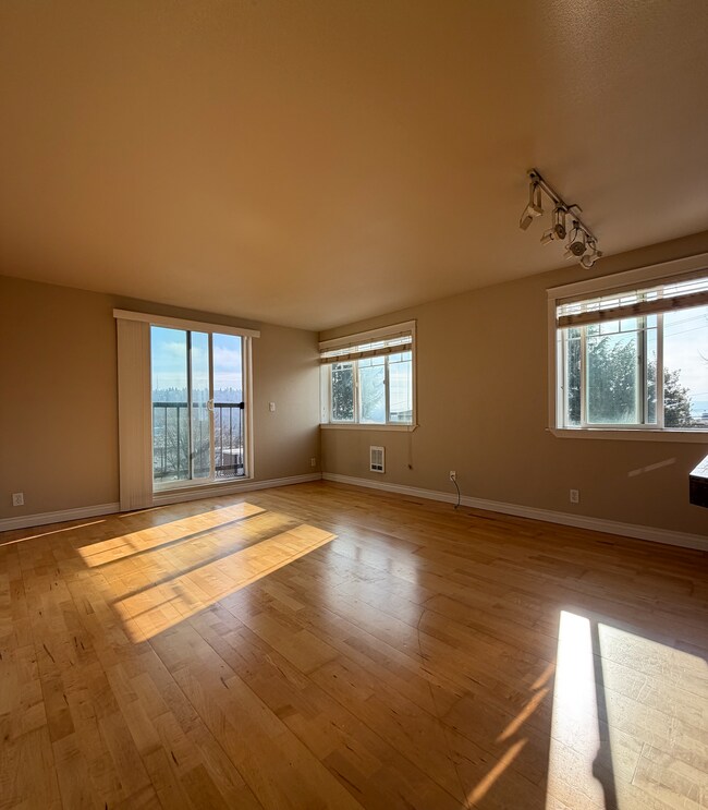 Foto del edificio - 2200 Thorndyke Ave W