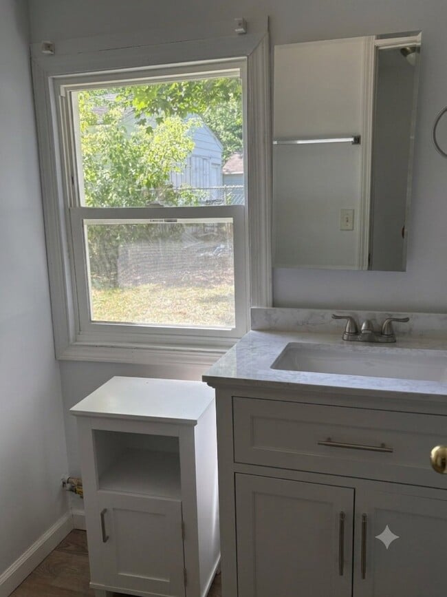 Building Photo - 3707 Burchfield Dr