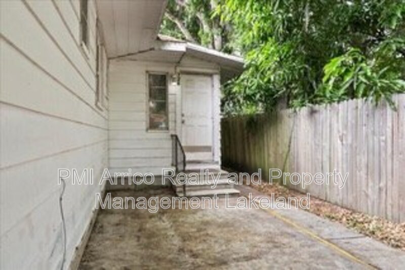 Primary Photo - 726 W Central Ave