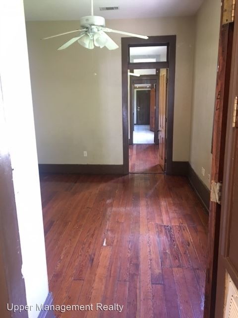 Building Photo - 643 S Dupre St