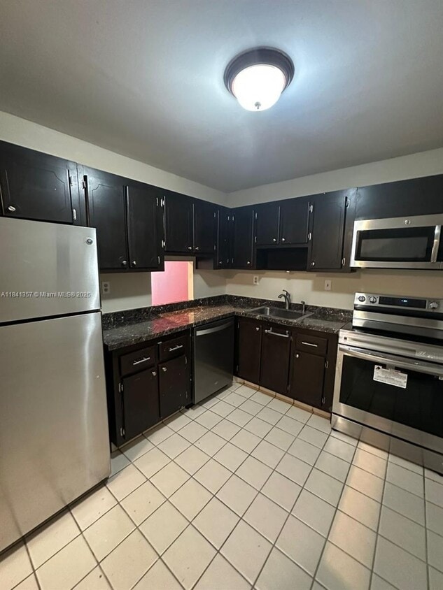 Primary Photo - 16710 NE 9th Ave