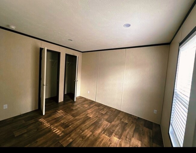 Building Photo - 1409 US-90