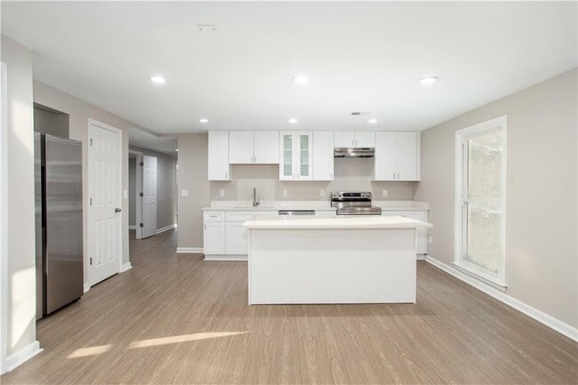 Building Photo - 5647 Queensborough Dr
