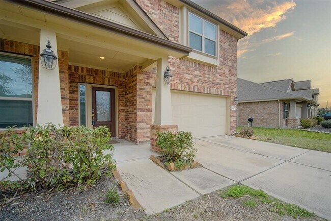 Foto del edificio - 6731 Trinity Trail Ln