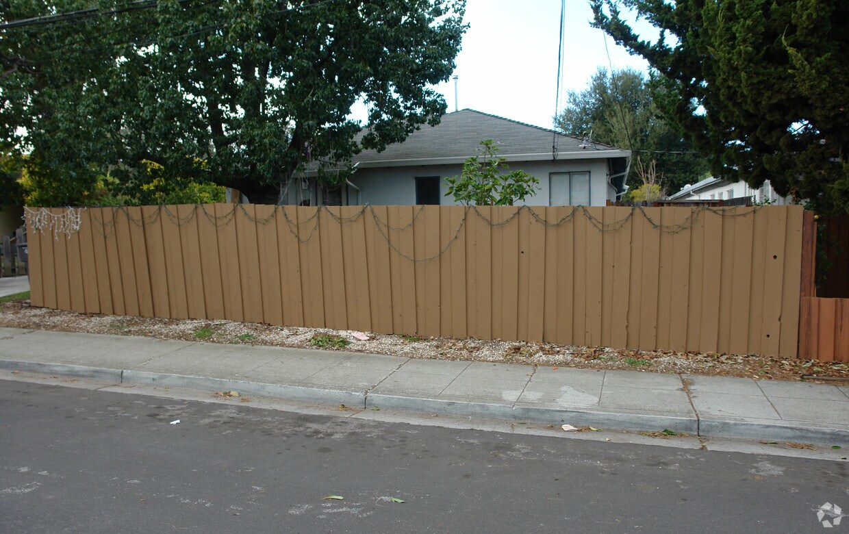 Building Photo - 236 Higdon Ave