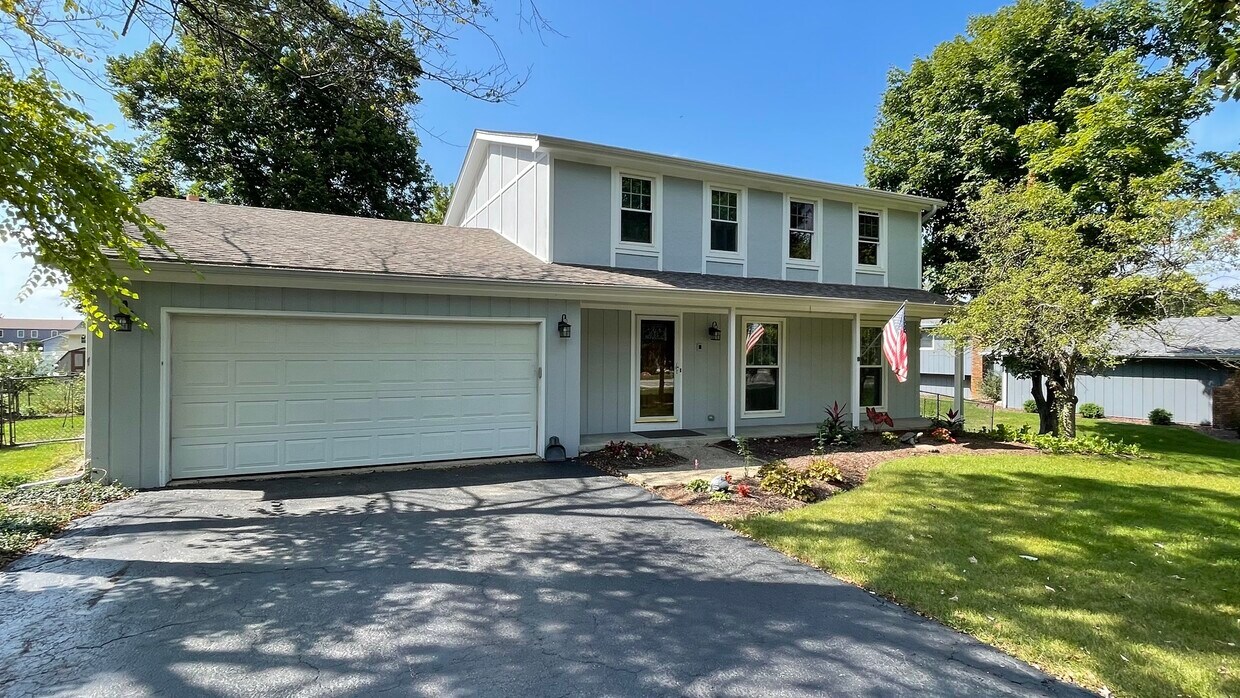 11S722 Book Rd, Naperville, IL 60564 House Rental in Naperville, IL