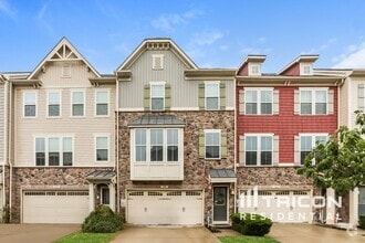 Building Photo - 586 Fox River Hills Way