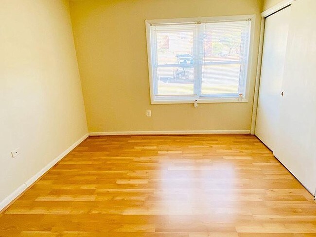 Building Photo - 9240 Bridle Path Ln