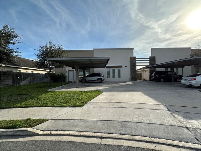 Building Photo - 18 Wolverine St