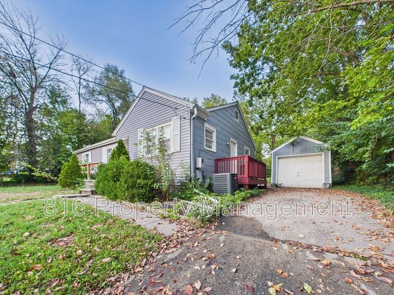 Primary Photo - 115 Riley St