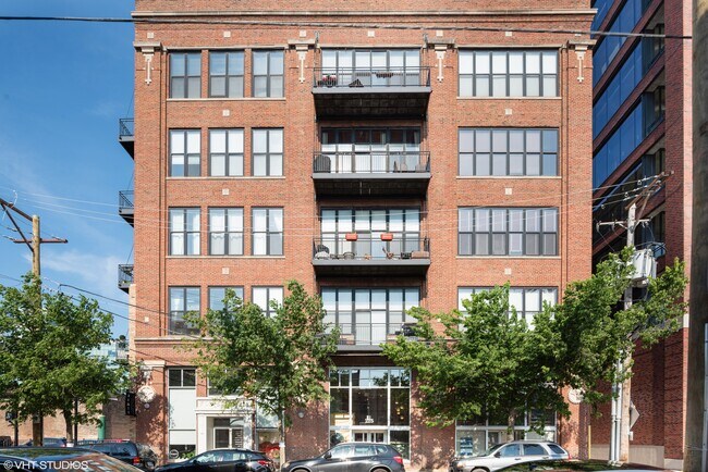 Building Photo - 215 N Aberdeen St