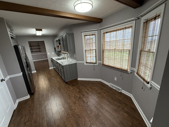 Foto del edificio - 3333 Tanner Rd